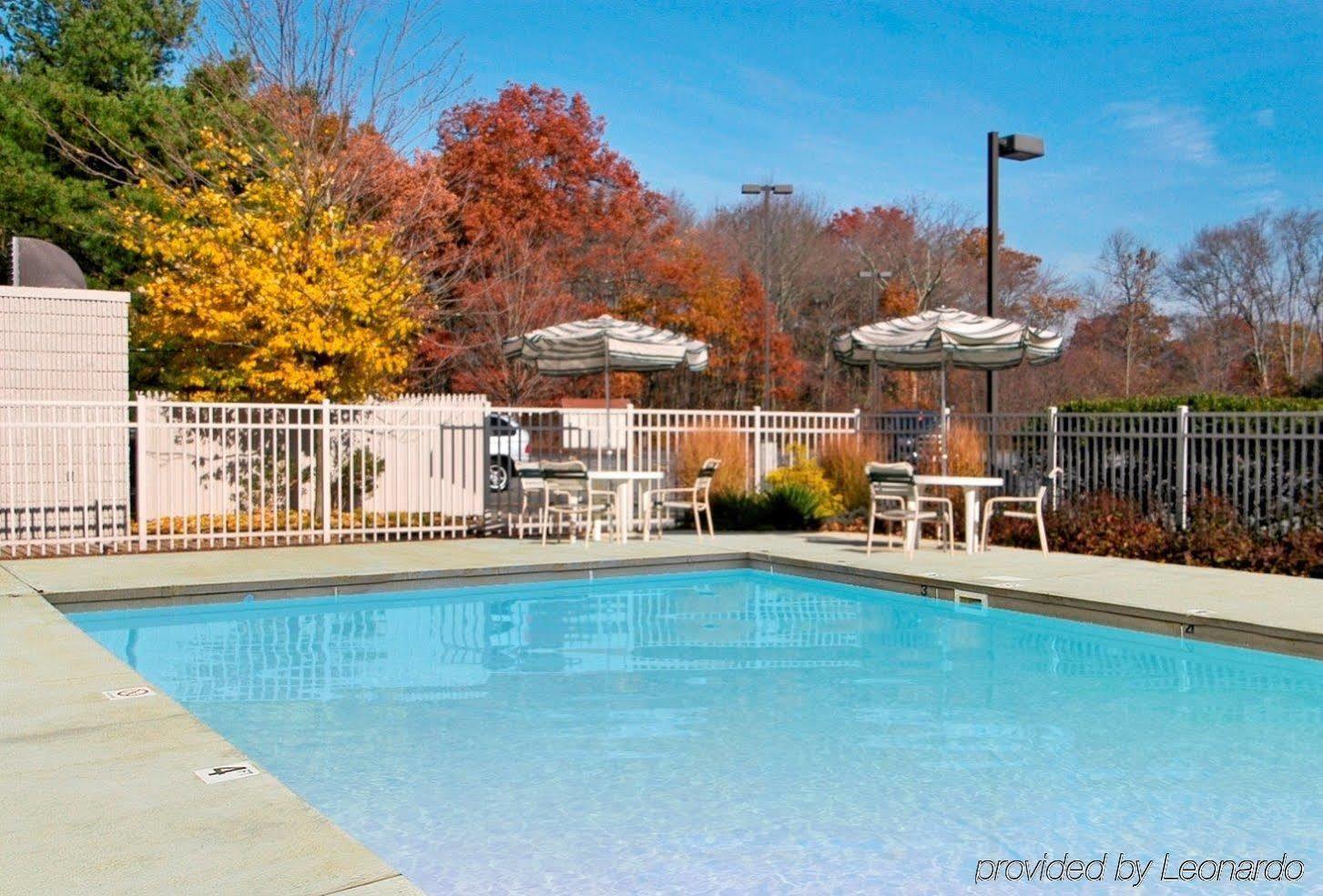 Red Roof Inn Plus Boston - Mansfield - Foxboro Eksteriør billede